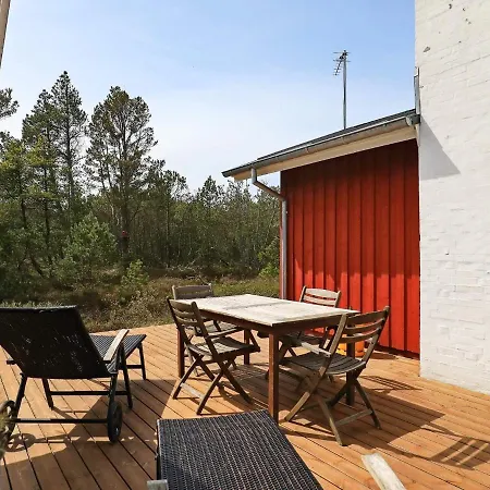 Vibrant Holiday In Lb K With Terrace Holiday home